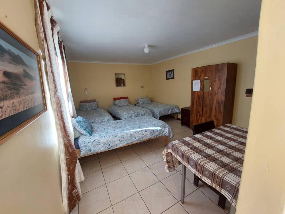 Skippers Backpackers Cc Walvis Bay Exterior photo