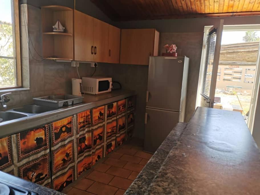 Skippers Backpackers Cc Walvis Bay Exterior photo