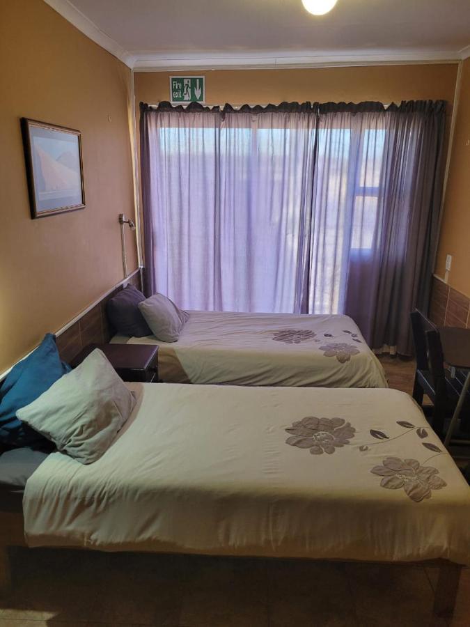 Skippers Backpackers Cc Walvis Bay Exterior photo